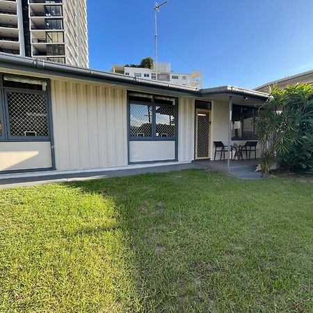 Tropicana Motel Gold Coast Exterior photo